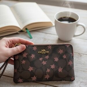 Coach Corner Zip Wristlet Star Brown Multi (NWT)
